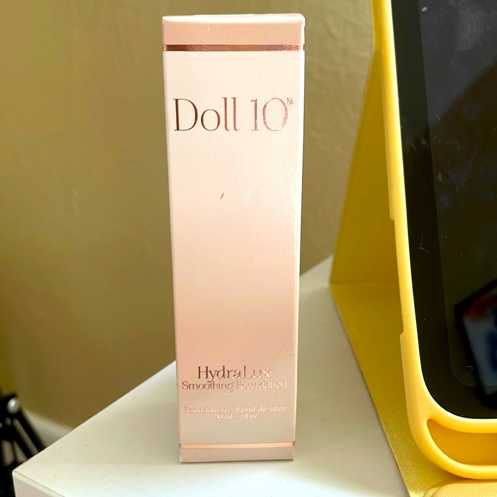 Doll 10 hydralux light medium foundation